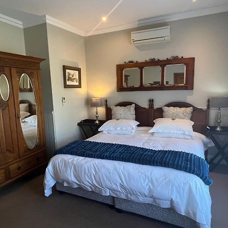 La Pension Guest House Oudtshoorn Bagian luar foto