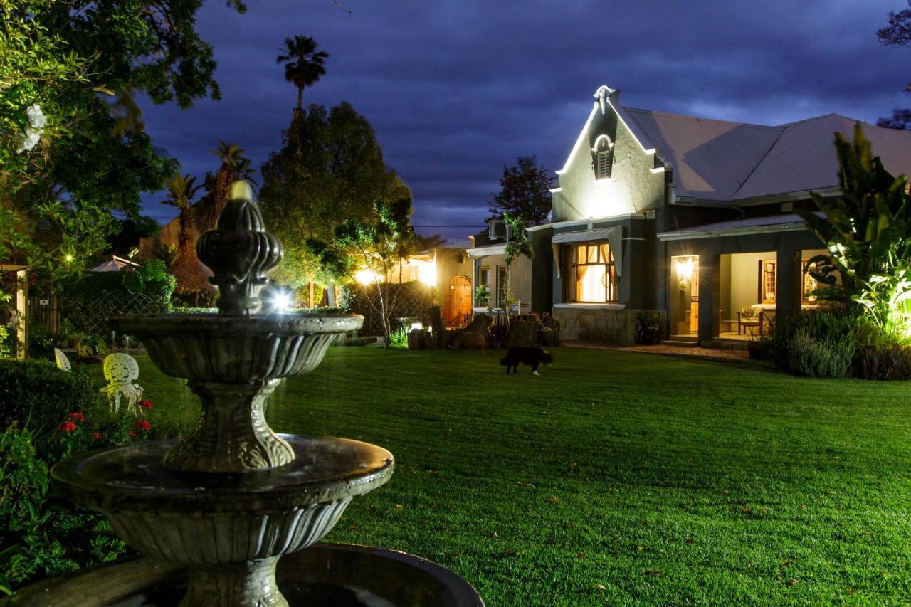 La Pension Guest House Oudtshoorn Bagian luar foto