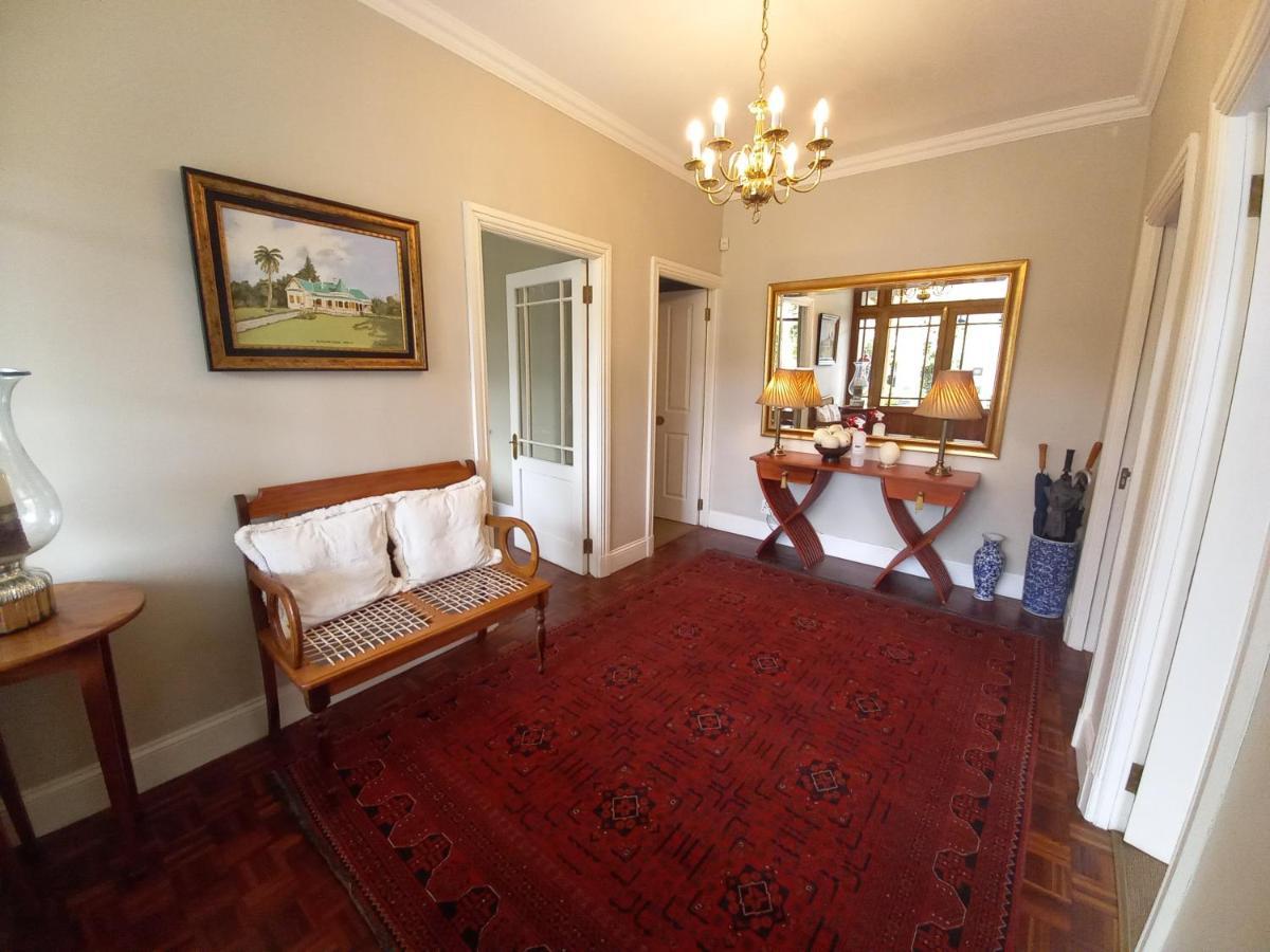 La Pension Guest House Oudtshoorn Bagian luar foto
