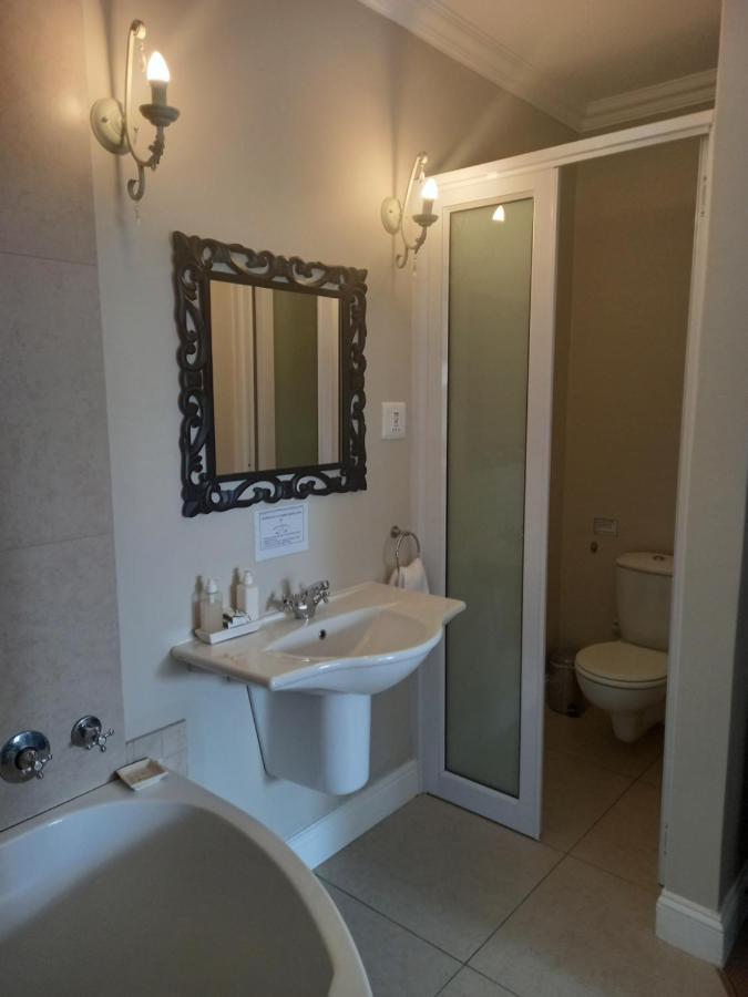 La Pension Guest House Oudtshoorn Bagian luar foto