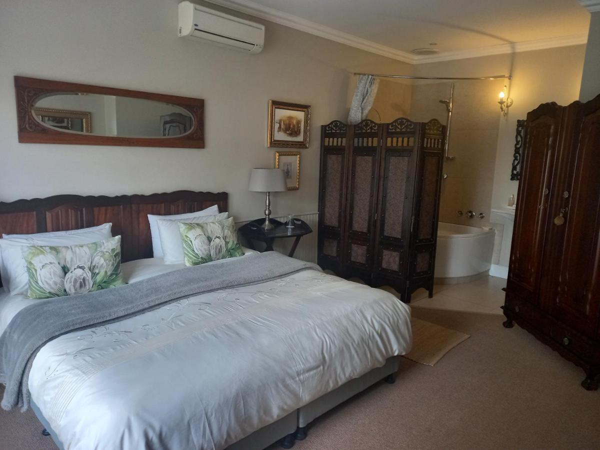 La Pension Guest House Oudtshoorn Bagian luar foto