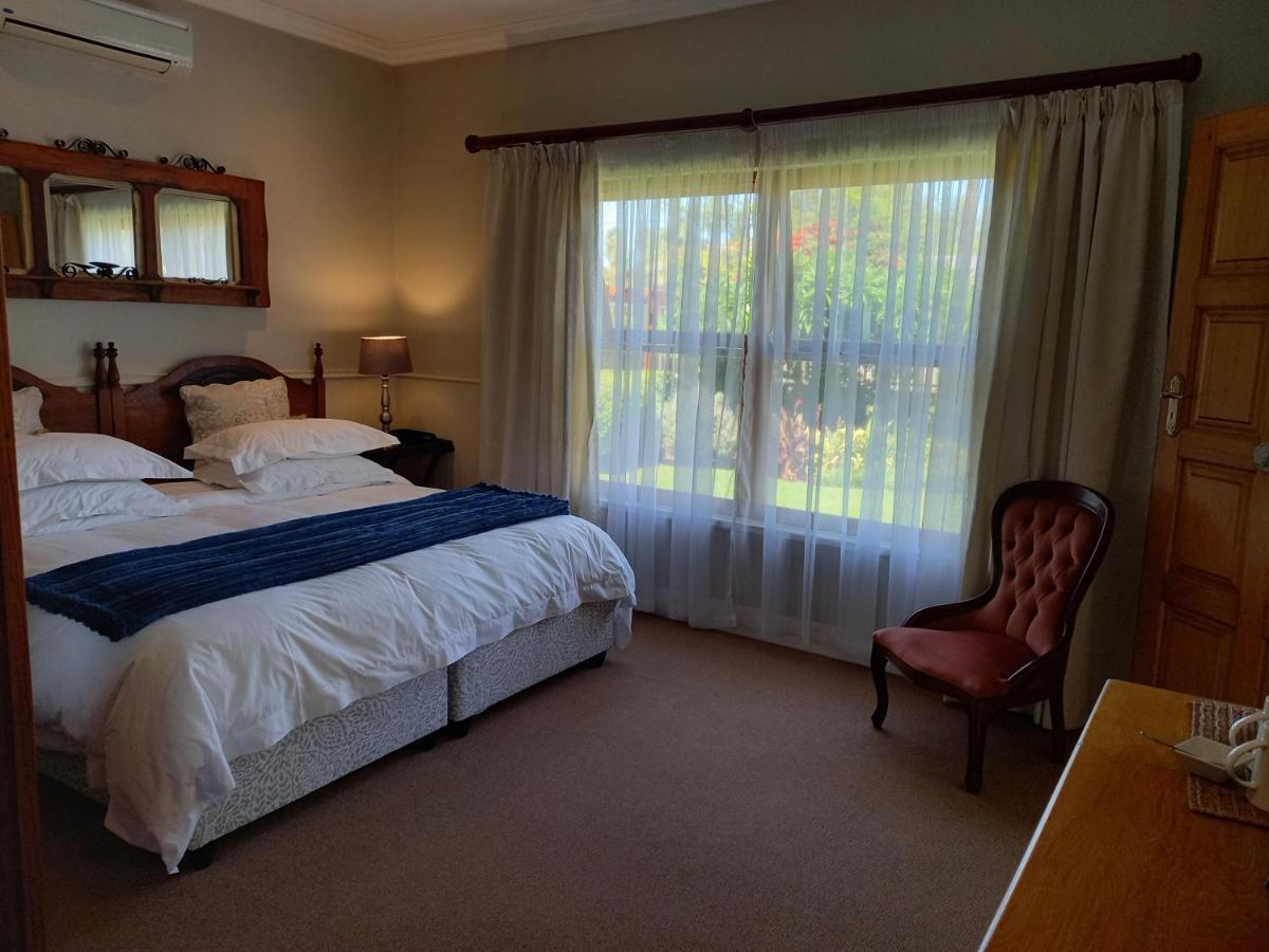 La Pension Guest House Oudtshoorn Bagian luar foto
