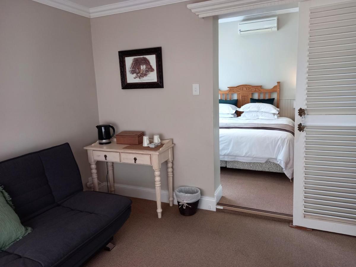 La Pension Guest House Oudtshoorn Bagian luar foto