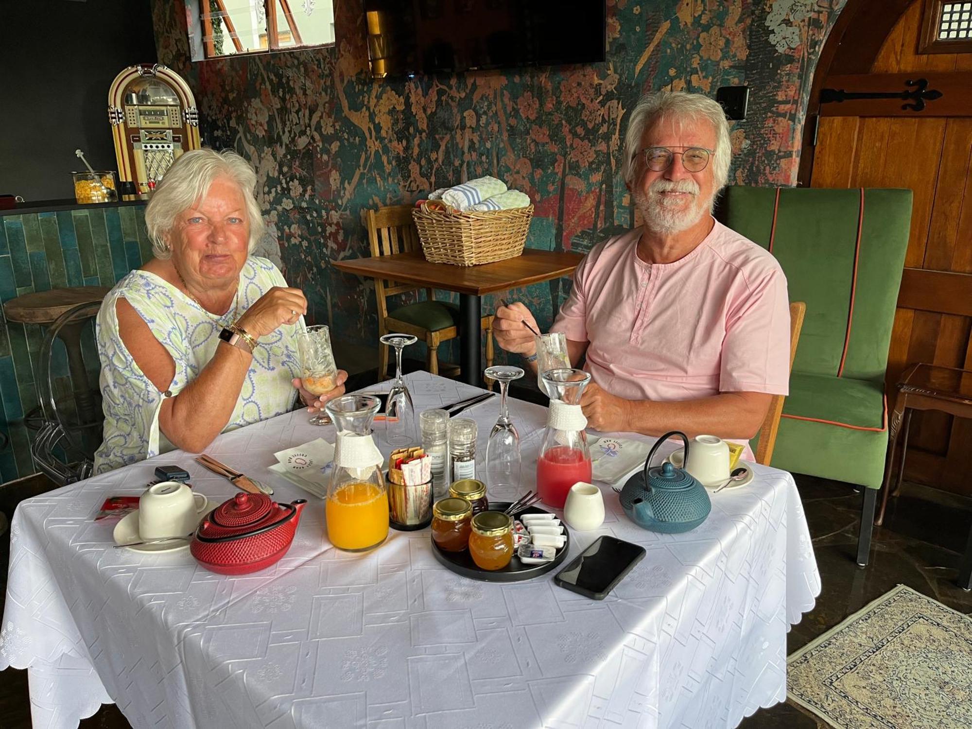 La Pension Guest House Oudtshoorn Bagian luar foto