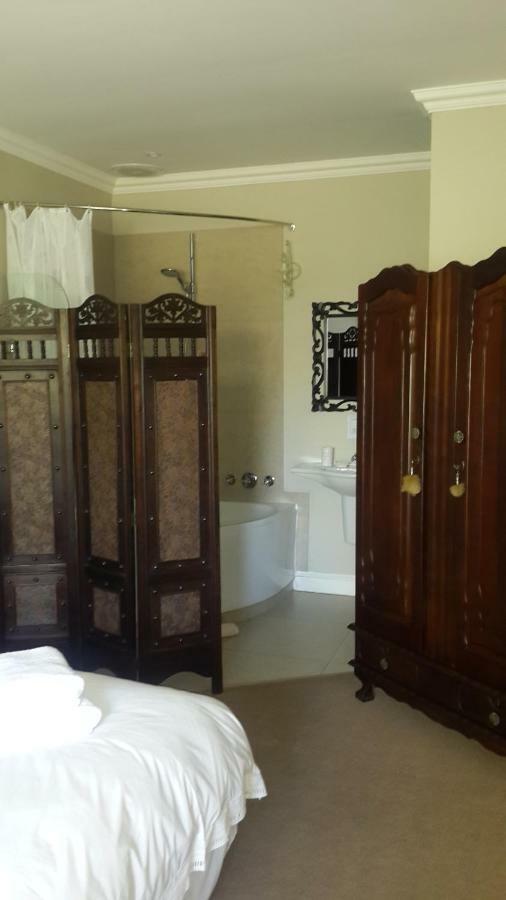 La Pension Guest House Oudtshoorn Bagian luar foto